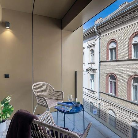 Modern Apt In Authentic Central Area Budapeste Exterior foto