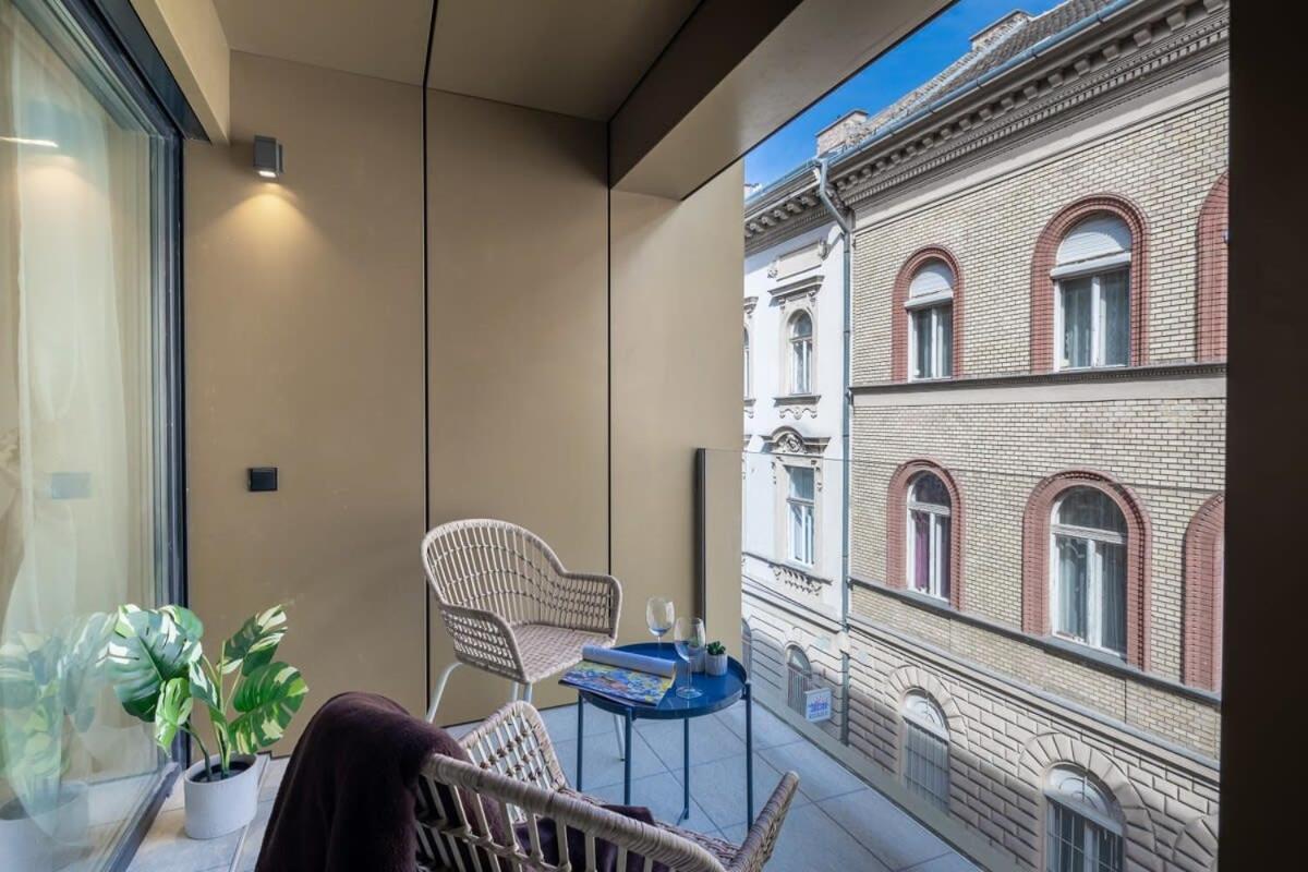 Modern Apt In Authentic Central Area Budapeste Exterior foto